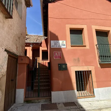 Casa Del Abuelo Juan * San Ildefonso